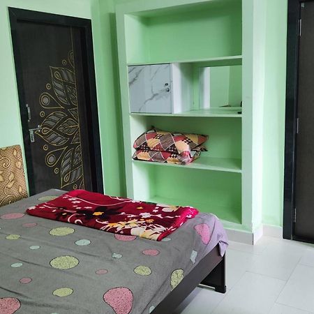 Guru Datta Residency Pithapuram Exteriör bild